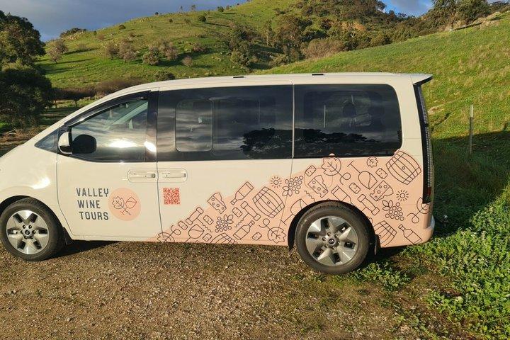 Excursión privada al vino barroco en grupo de cuatro personas con almuerzo