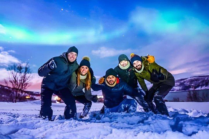 Evening tour: Sledding, mini skiing, lasso and reindeer hides