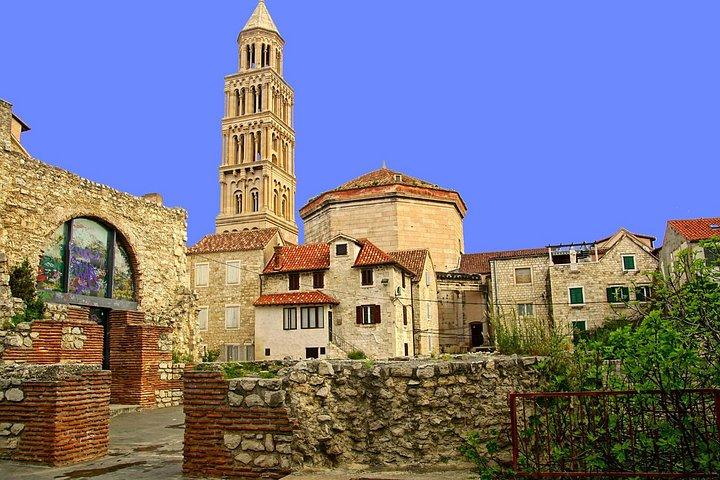 Split Scavenger Hunt & Highlights Self-Guided Walking Tour