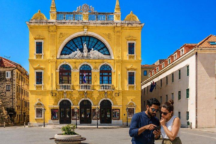 Split Scavenger Hunt & Highlights Self-Guided Walking Tour