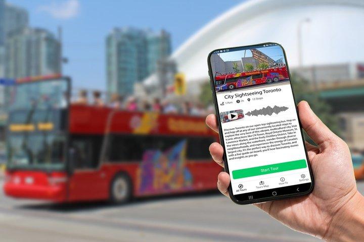 Hop-on-Hop-off-Sightseeing-Bustour in Toronto