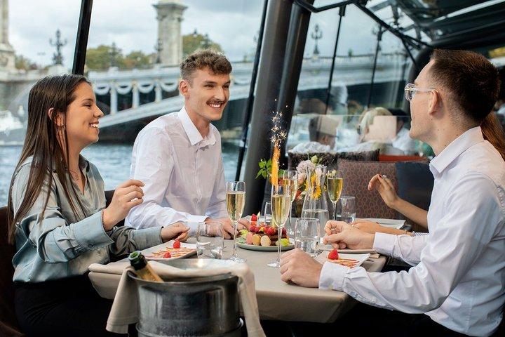Seine River Gourmet Cruise Champagne Lunch of Diner Service