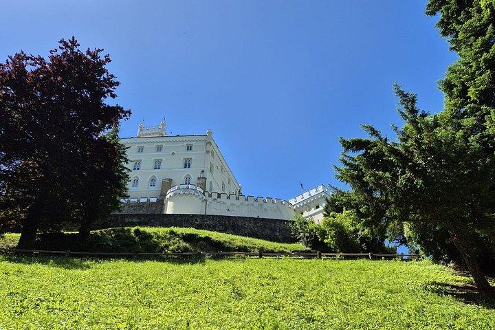 Trakošćan Castle Private Day Trip from Zagreb - Premium SUV