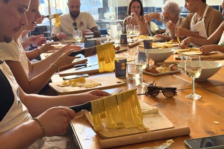 ローマでプロセッコとパスタとティラミスの料理教室
