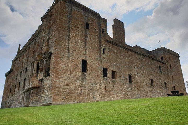 Wallace monument, Stirling Castle, Linlithgow Palace Private Tour