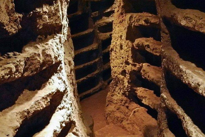 Tour delle Cripte delle Catacombe di Roma con trasferimenti