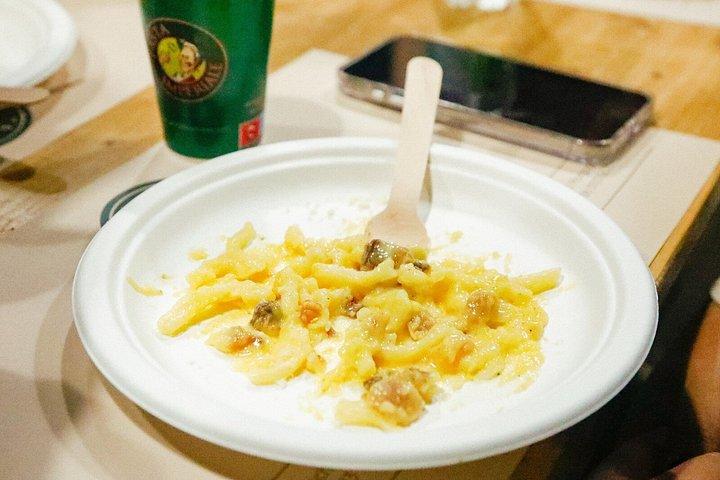 ランチまたはディナー付きモンティ地区ローマフードツアー