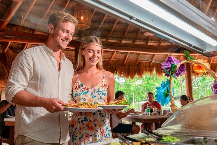 Cozumel : Kuzá Escape プライベートビーチ、ビュッフェ＆オープンバー
