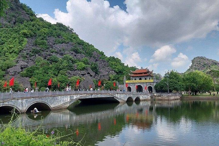 ニンビンとバイトゥロン湾 2日間1泊ツアー