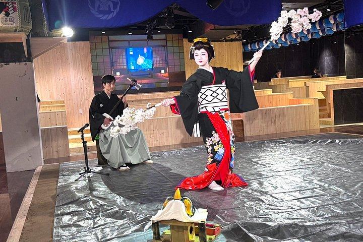 東京タワーでの相撲ショー体験と日本語料理