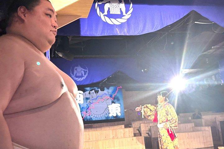 東京タワーでの相撲ショー体験と日本語料理