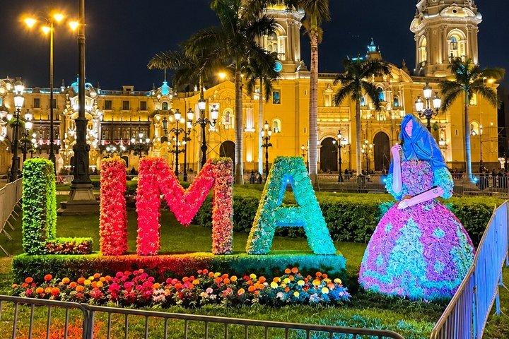 リマの夜：カタコンベ、ウォーターライトショー（ホテル送迎付き）