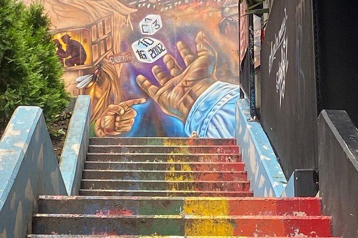 Comuna 13: Graffiti & Local Flavors (Snack + Mango Ice Cream)