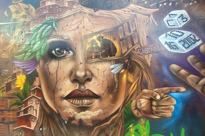 Comuna 13: Graffiti & Local Flavors (Snack + Mango Ice Cream)