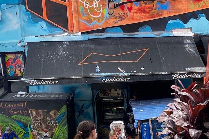 Comuna 13: Graffiti & Local Flavors (Snack + Mango Ice Cream)