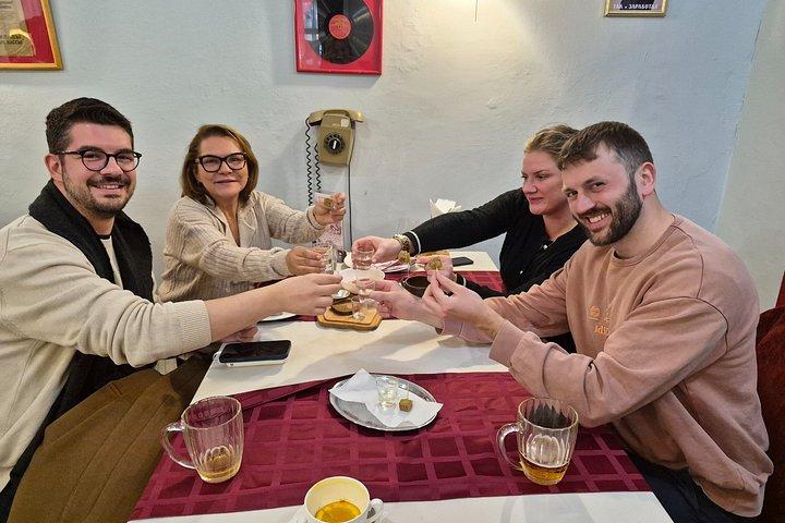 モルドバのキシナウ発のソ連時代のトランスニストリアツアー