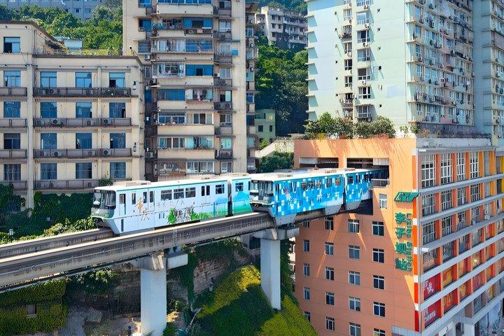 Chongqing: Monorail, Ferry and Ironic Landmarks Private Day Tour