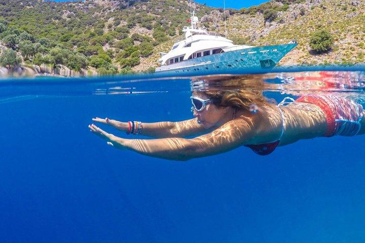 Istanbul Bosphorus Swimming Group Cruise