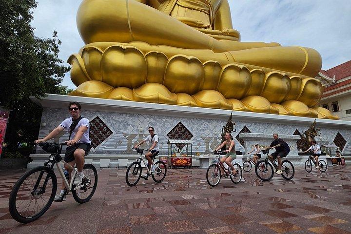 Bangkok Backstreets Tour en bicicleta y mordida