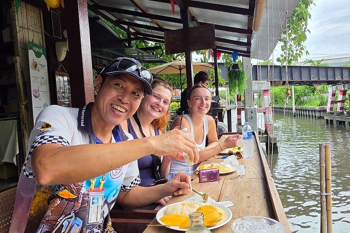 Excursão de bicicleta e mordida Backstreets Bangkok