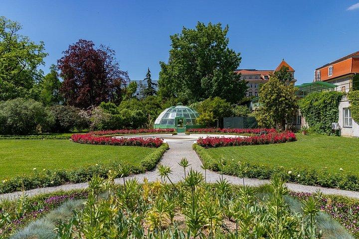 Zagreb Scavenger Hunt & Highlights Self-Guided Walking Tour