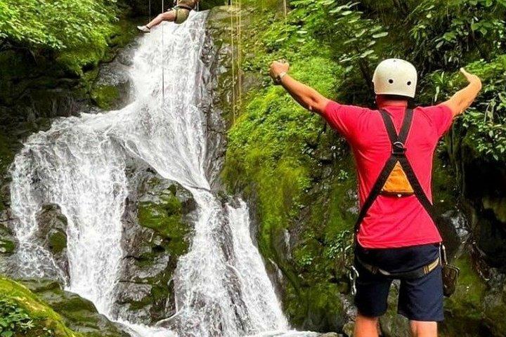 18 - Zipline äventyr över 11 vattenfall i Costa Rica