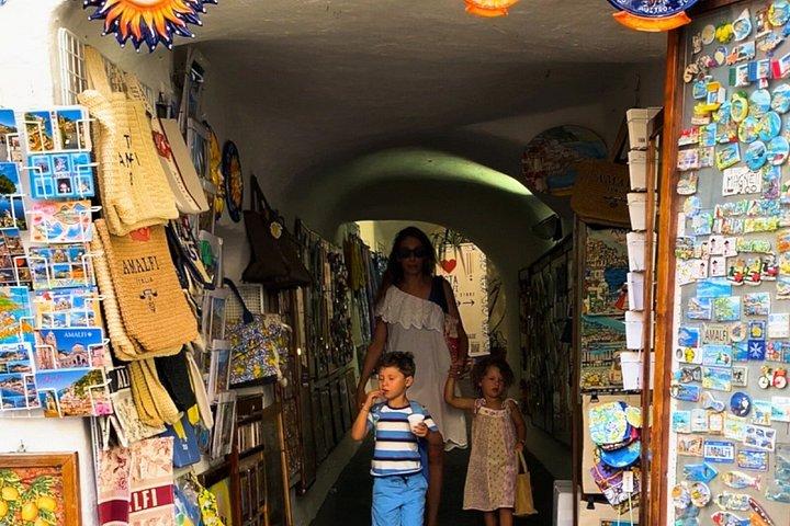 ローマ、ポンペイ、アマルフィ日帰り旅行（優先入場付き）