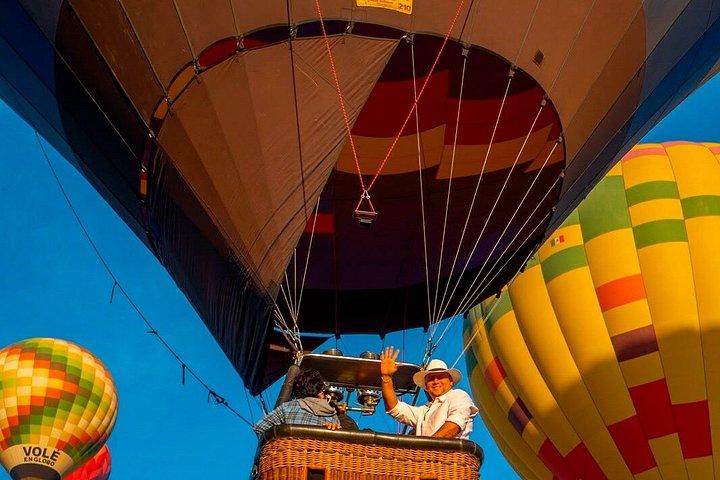 Eternal Experience : Balloon flight + breakfast + tour from CDMX