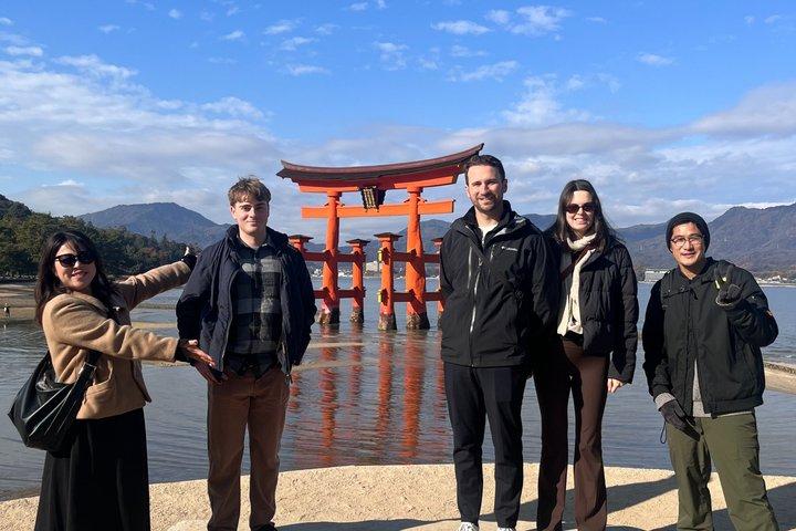 Hiroshima och Miyajima privat Spanska tur