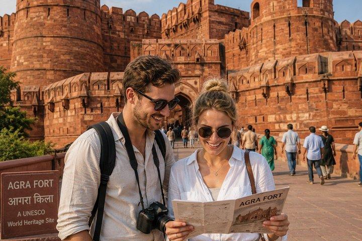 Da Agra: tour guidato di un'intera giornata del Taj Mahal e della città di Agra in auto