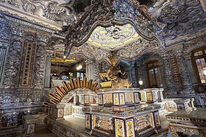 フエ・インペリアルツアーを体験-ハイヴァン峠経由のヘリテージ列車
