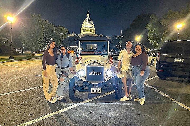 Luxury Tour of Washington DC Highlights in Sunset by Vintage Car