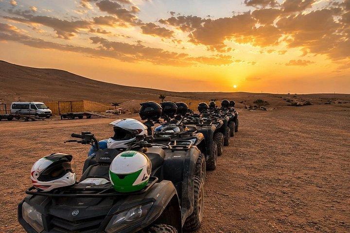 Quad Cykling og Camel Ride i Agafay Desert Day Pass med frokost