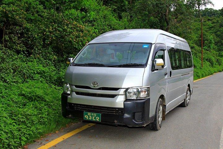 カトマンズからポカラへのプライベート送迎－片道観光