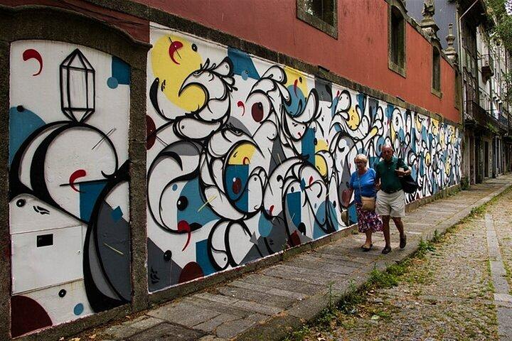 Porto Urban Canvas: Private Street Art Tuk-Tuk – 3h10