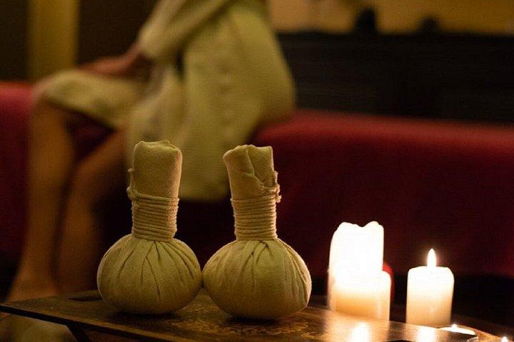 ハノイで150分のデラックスボディケアの儀式