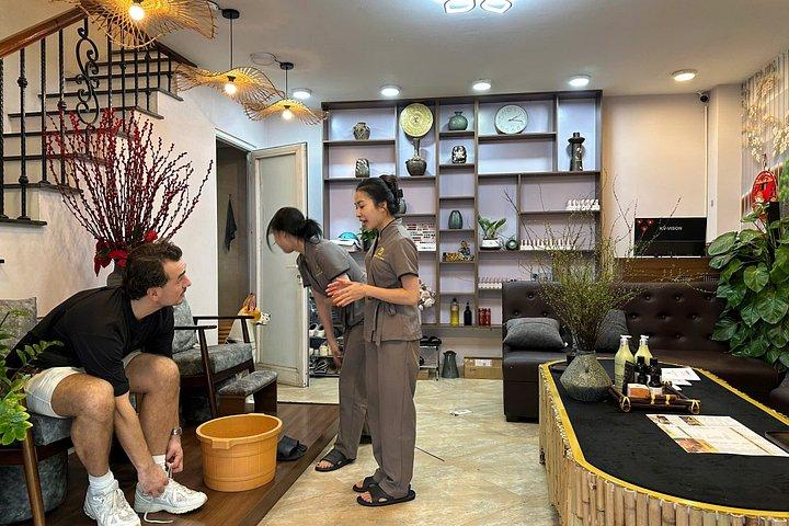 ハノイで150分のデラックスボディケアの儀式