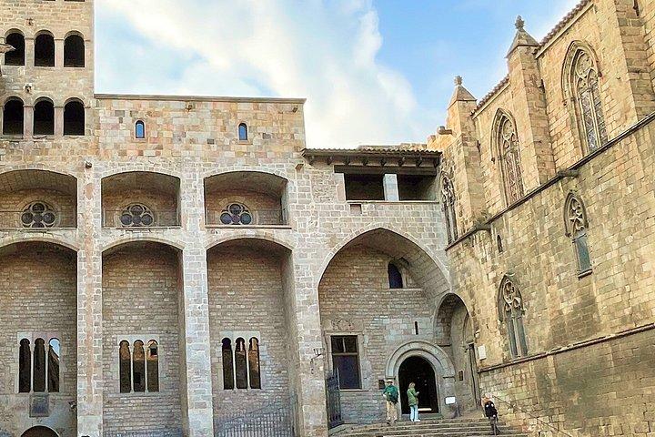 バルセロナ・ゴシック地区の秘密に迫る