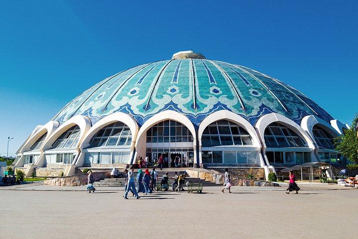 タシュケントウォーキングツアーメトロ、旧市街とチョルスバザール