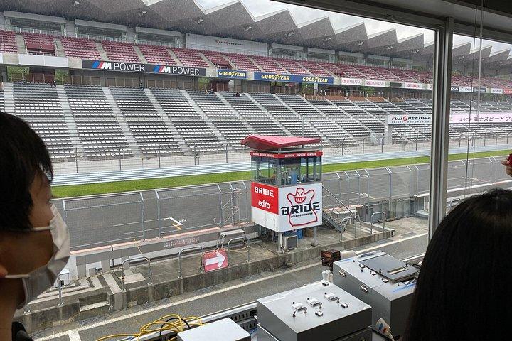 英語ドライバーによる富士山・箱根ツアー
