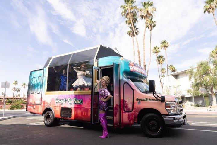 Busstur till Palm Springs med dragqueen värd
