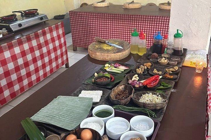 ウブド・バリ料理教室（田んぼと市場見学付き）