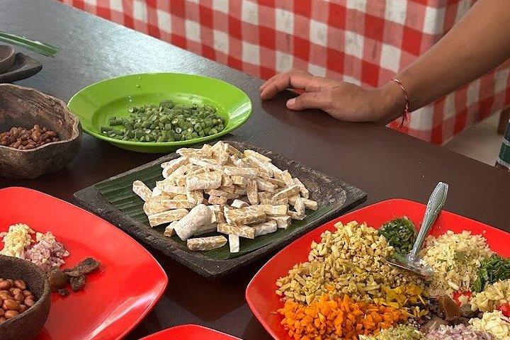 ウブド・バリ料理教室（田んぼと市場見学付き）