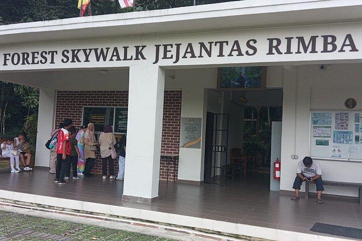 Cavernas de Batu Skywalk e Cataratas
