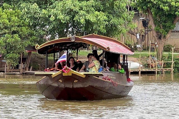 タイファーマーズハウスとカオソーイでチェンマイ川クルーズ