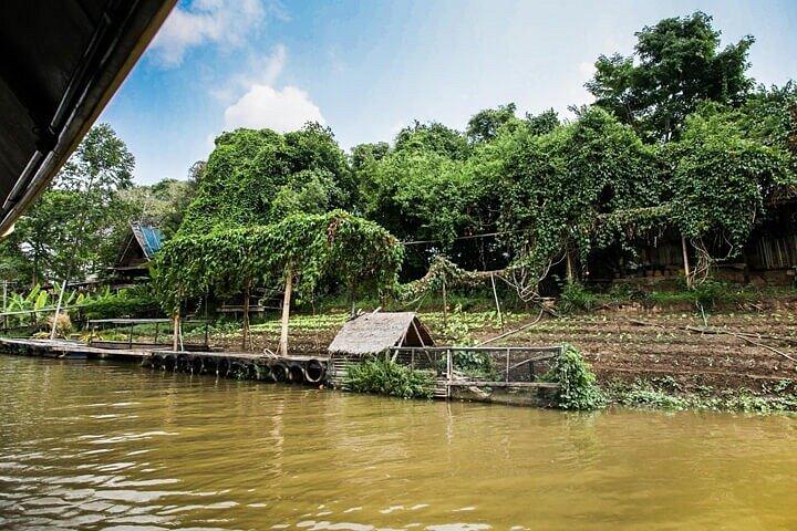 タイファーマーズハウスとカオソーイでチェンマイ川クルーズ