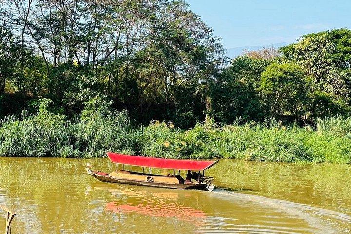 タイファーマーズハウスとカオソーイでチェンマイ川クルーズ