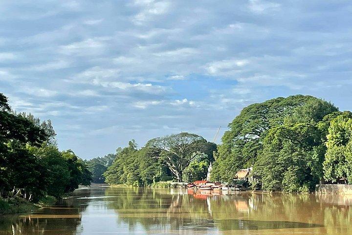 タイファーマーズハウスとカオソーイでチェンマイ川クルーズ
