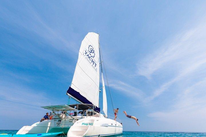 Phuket - Île de Corail et Promthep Cape Sunset Catamaran Tour