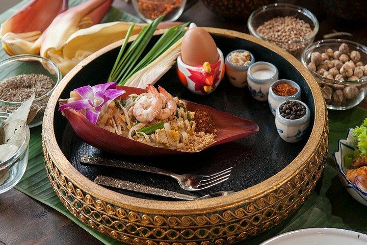 プーケットでタイ料理教室とマーケットツアーを体験